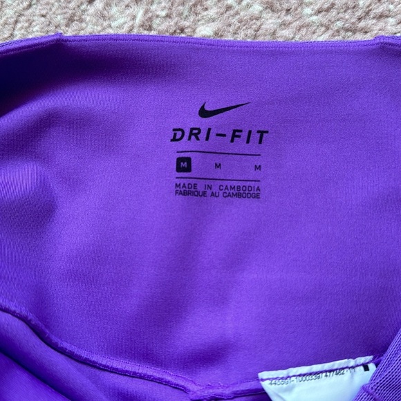 NWT Nike Women’s Biker Shorts - Picture 3 of 4